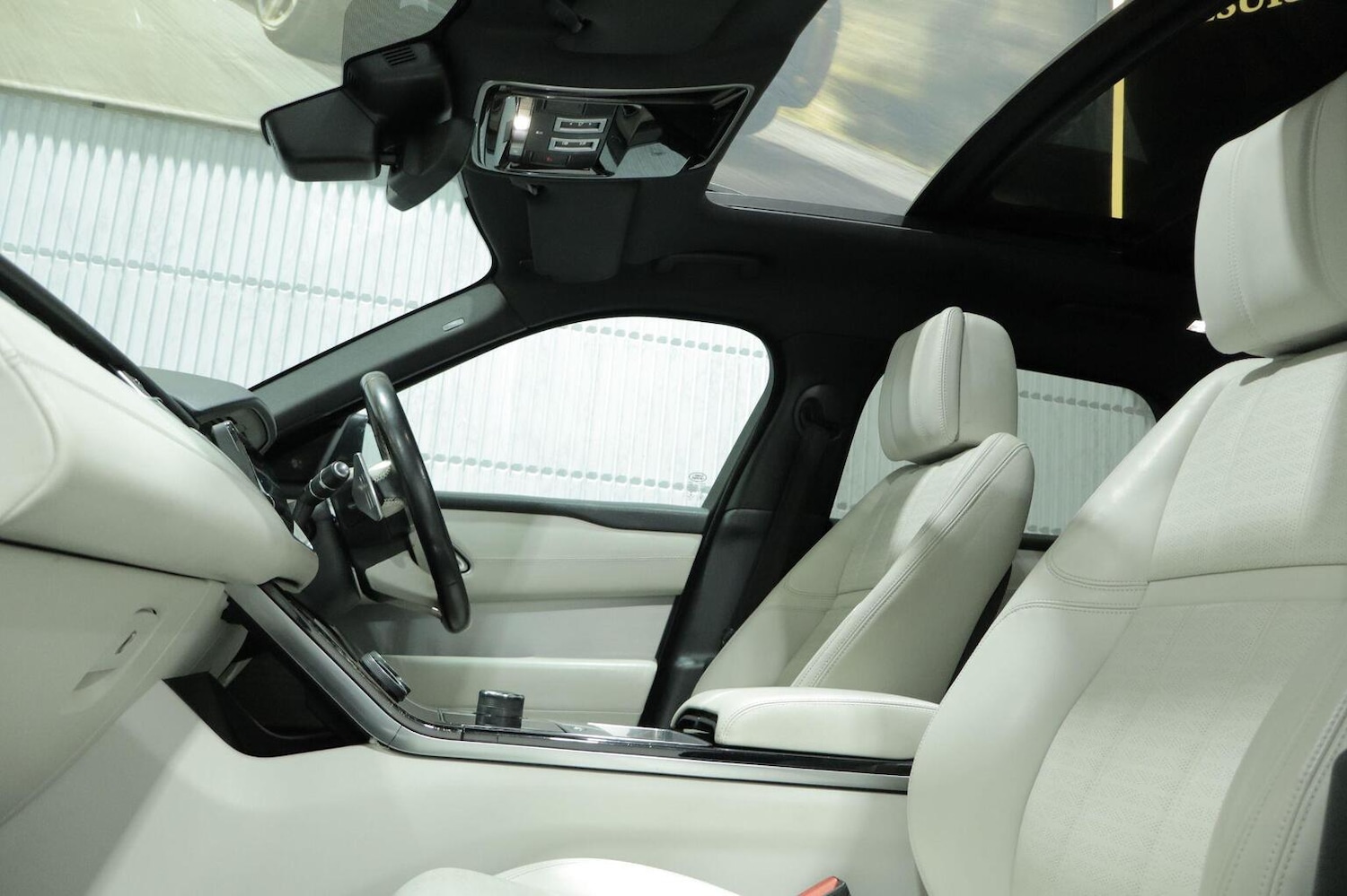 Used Land Rover Range Rover Velar 2019 for sale - 76666085: Photo 3