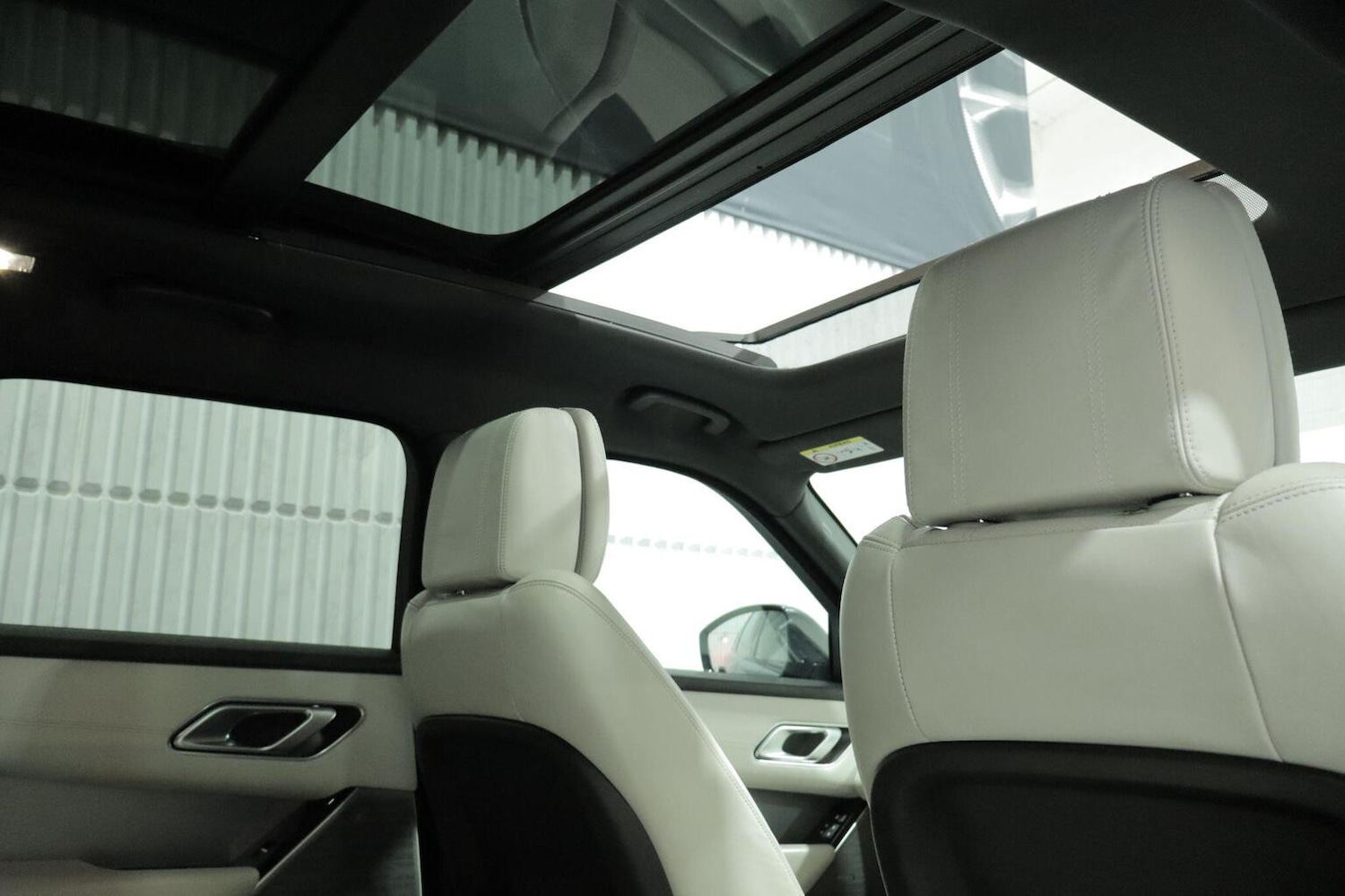 Used Land Rover Range Rover Velar 2019 for sale - 76666085: Photo 32