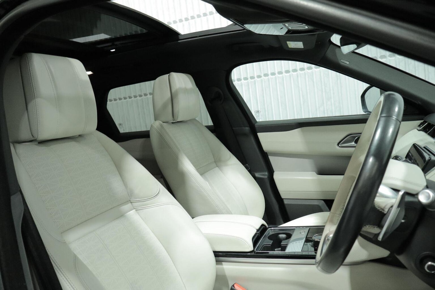 Used Land Rover Range Rover Velar 2019 for sale - 76666085: Photo 8