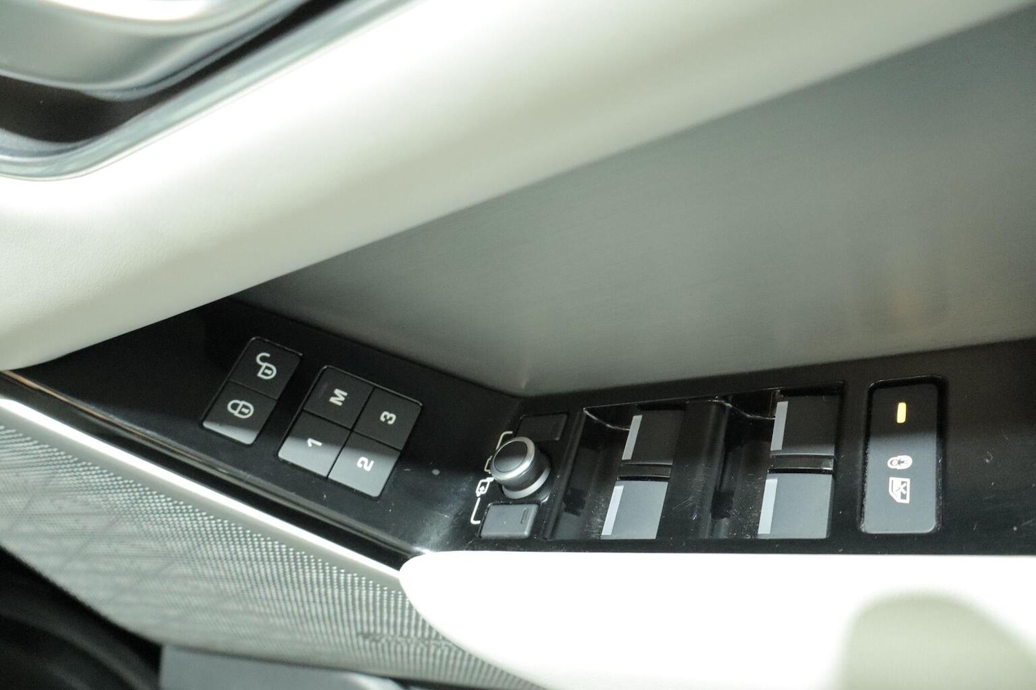 Used Land Rover Range Rover Velar 2019 for sale - 76666085: Photo 84