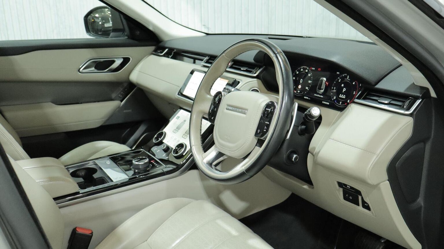 Used Land Rover Range Rover Velar 2019 for sale - 78112172: Photo 3