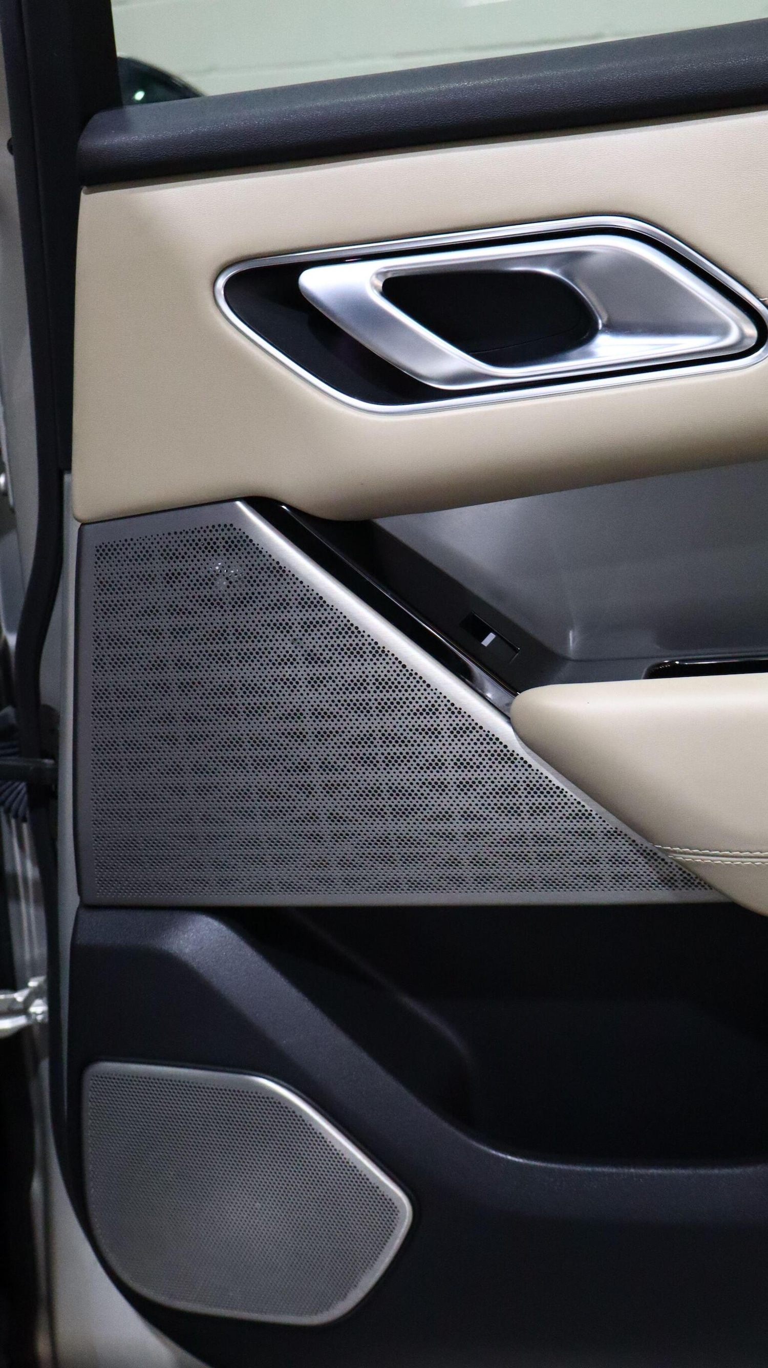 Used Land Rover Range Rover Velar 2019 for sale - 78112172: Photo 71