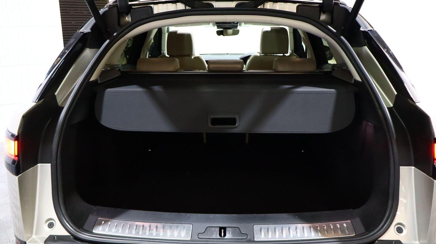 Used Land Rover Range Rover Velar 2019 for sale - 78112172: Photo 74