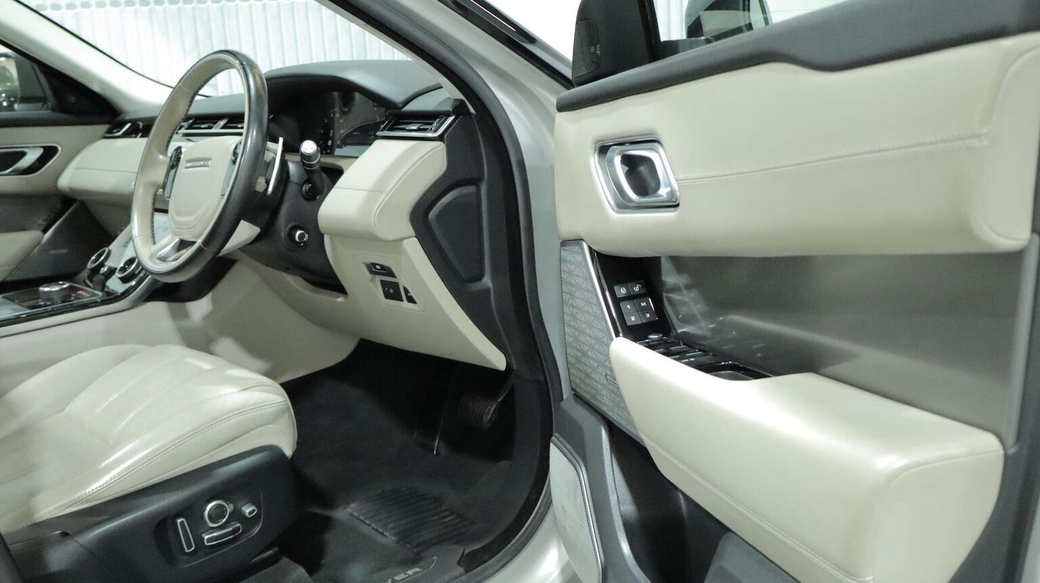 Used Land Rover Range Rover Velar 2019 for sale - 78112172: Photo 8