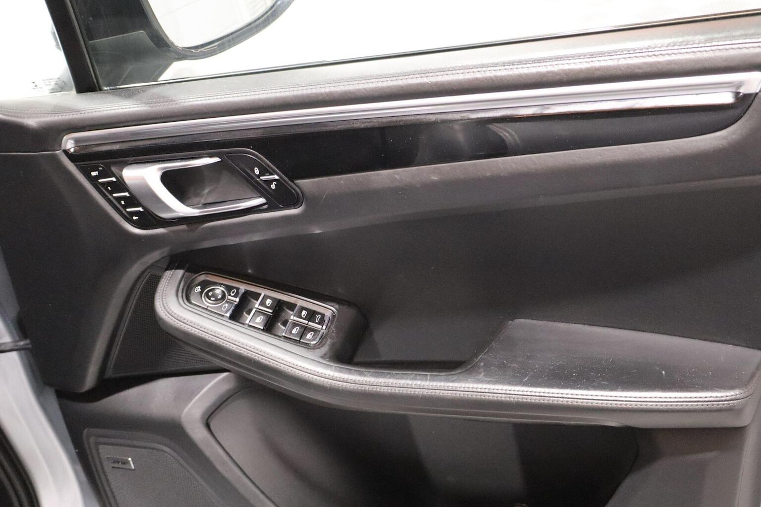 Used Porsche Macan 2014 for sale - 76510893: Photo 43