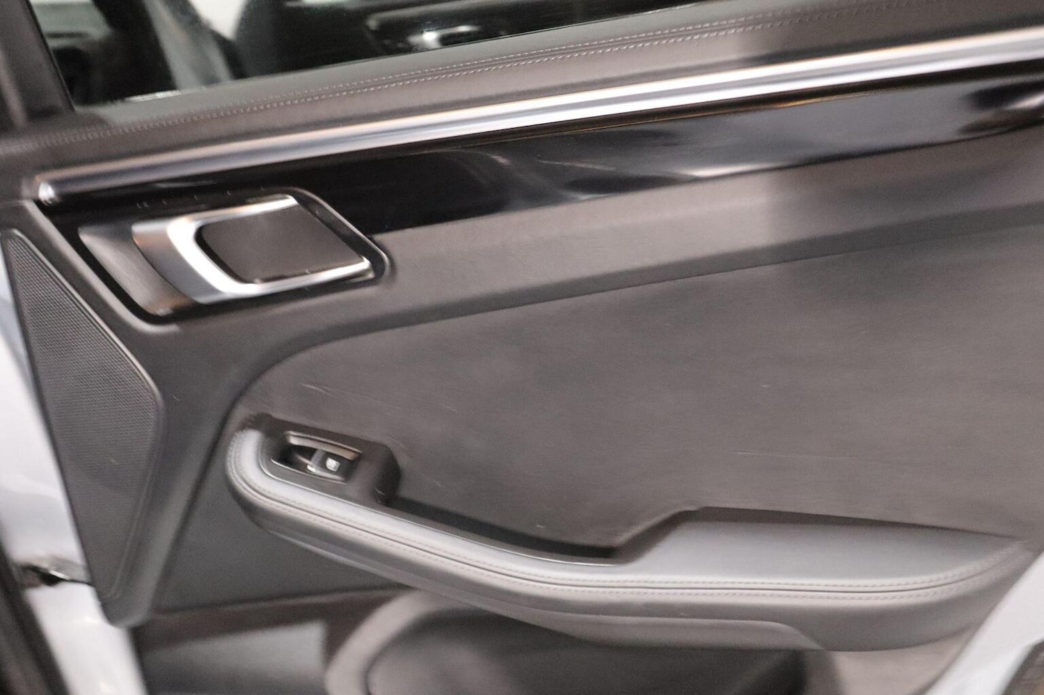 Used Porsche Macan 2014 for sale - 76510893: Photo 51