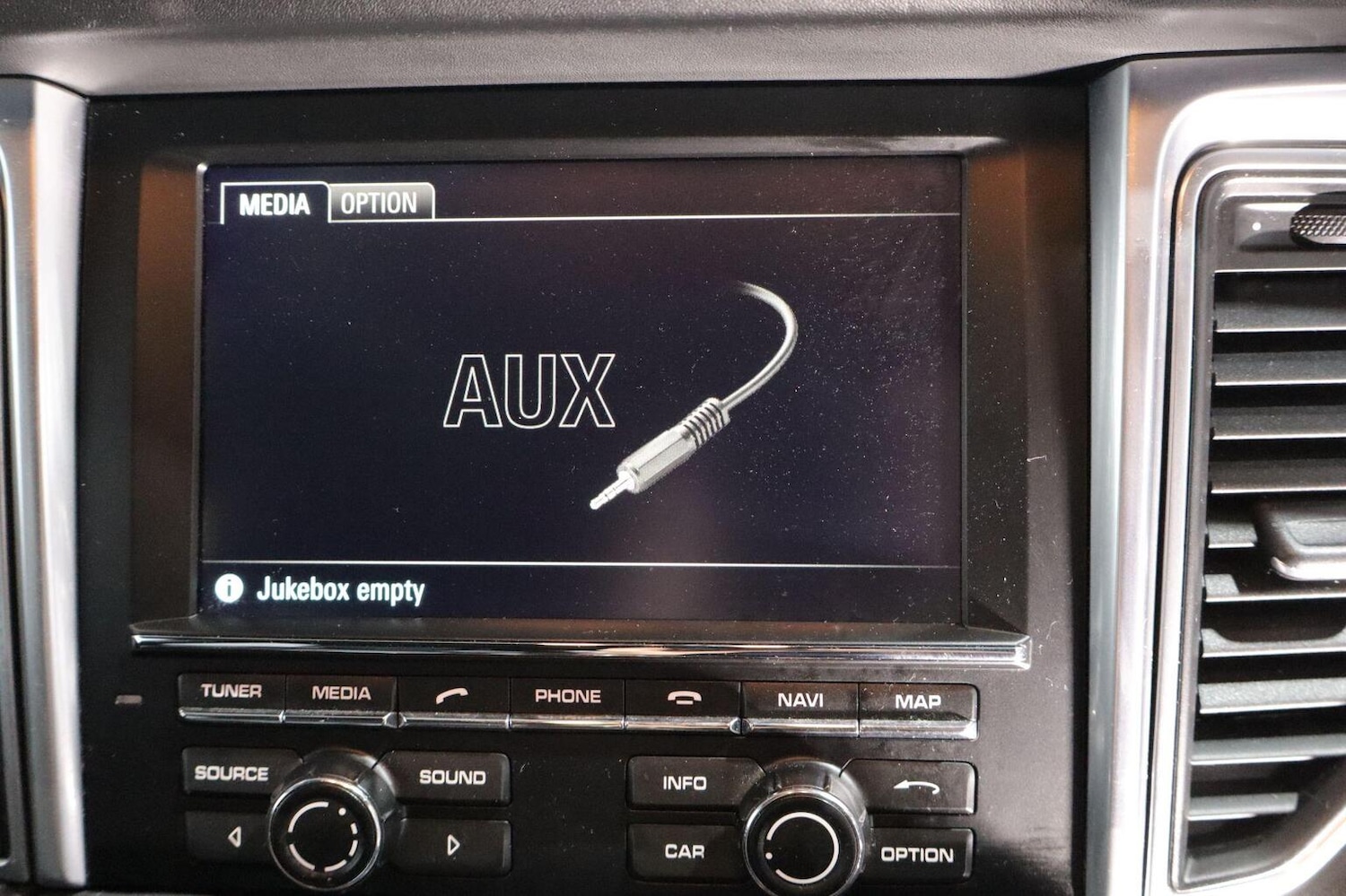 Used Porsche Macan 2014 for sale - 76510893: Photo 65