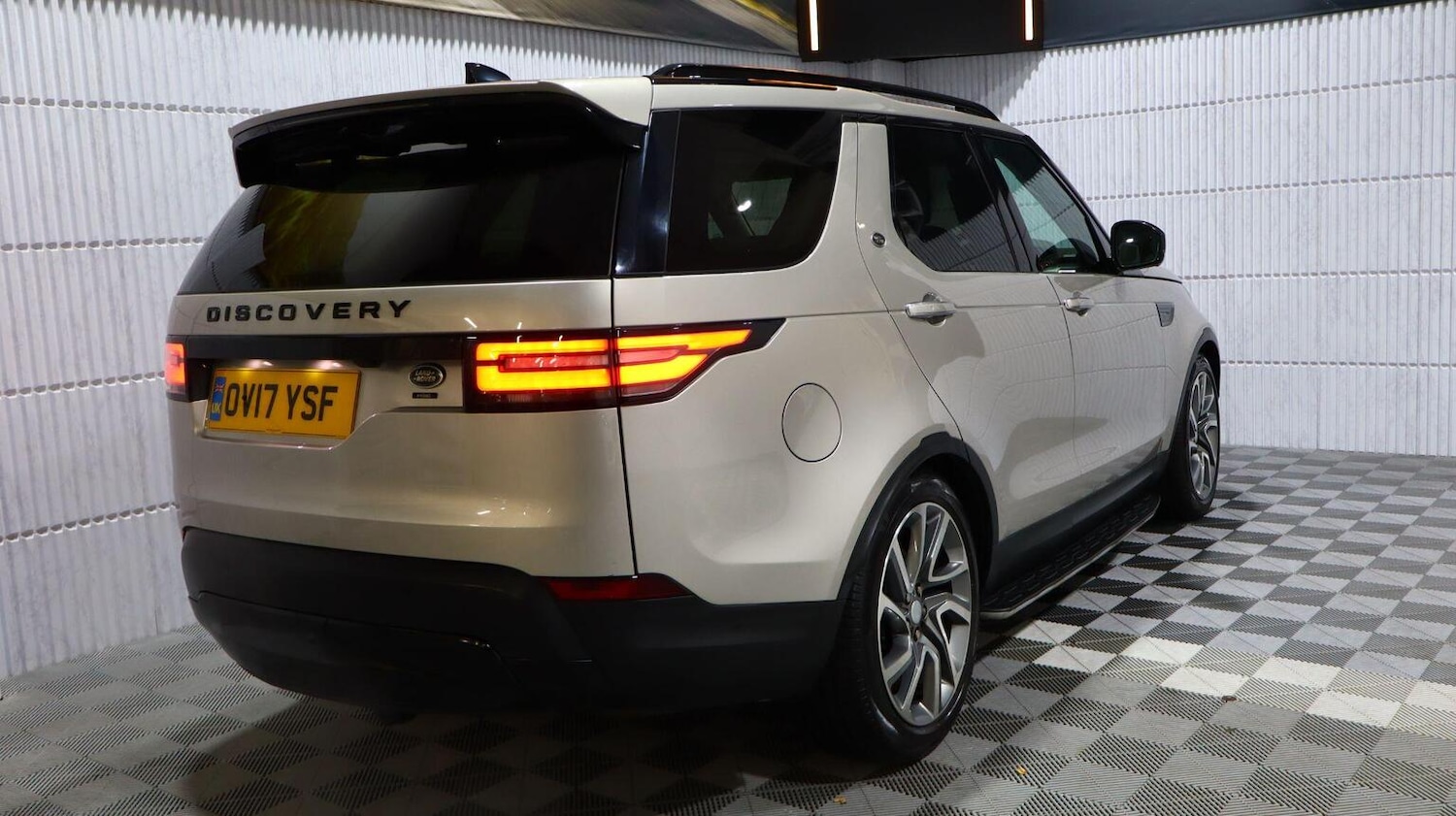 Used Land Rover Discovery 2017 for sale - 77807090: Photo 17