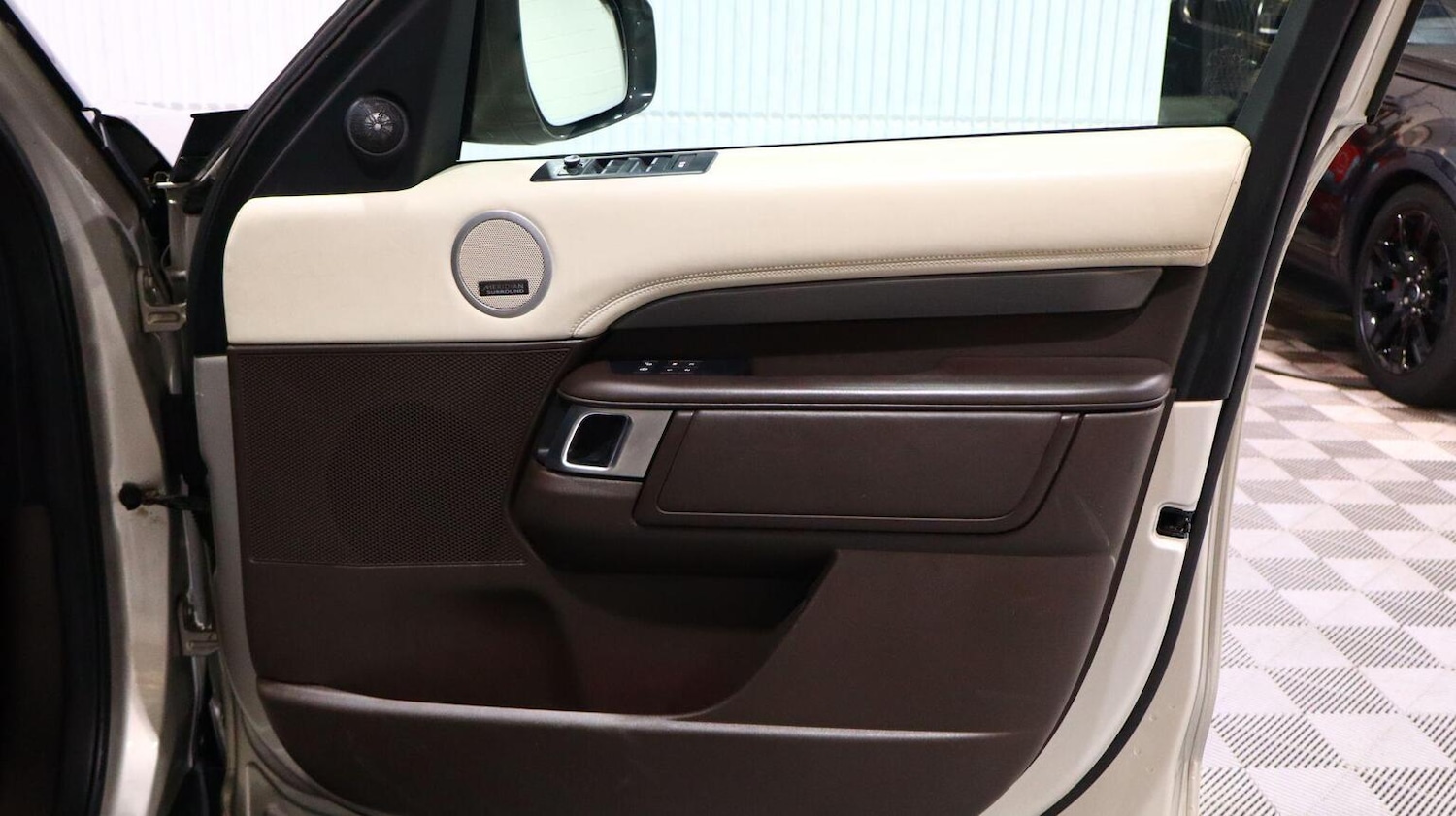 Used Land Rover Discovery 2017 for sale - 77807090: Photo 39