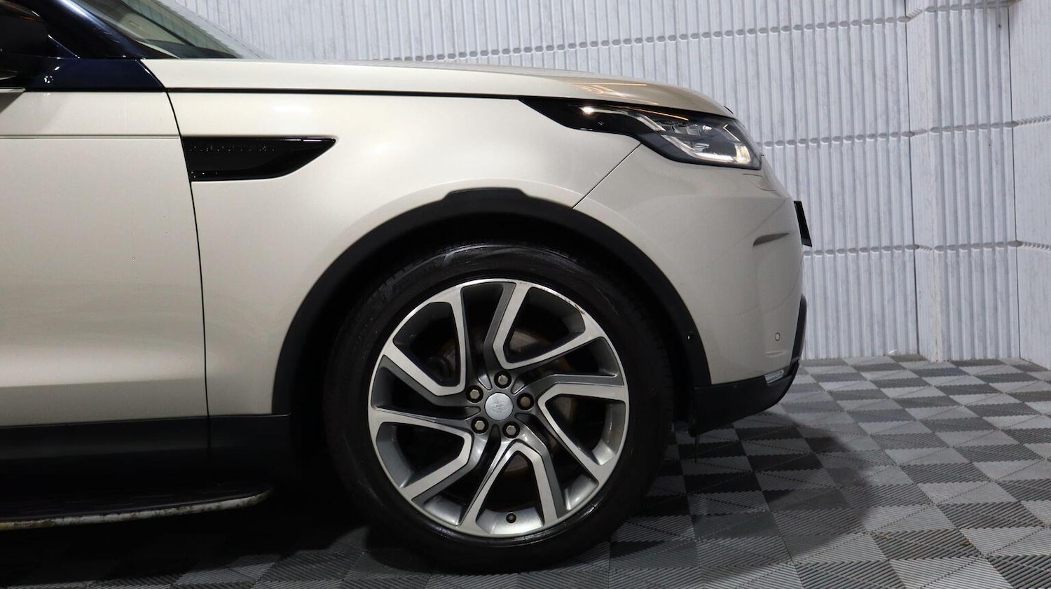 Used Land Rover Discovery 2017 for sale - 77807090: Photo 43