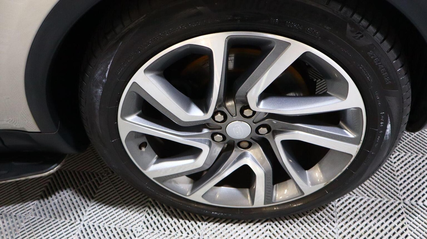 Used Land Rover Discovery 2017 for sale - 77807090: Photo 45