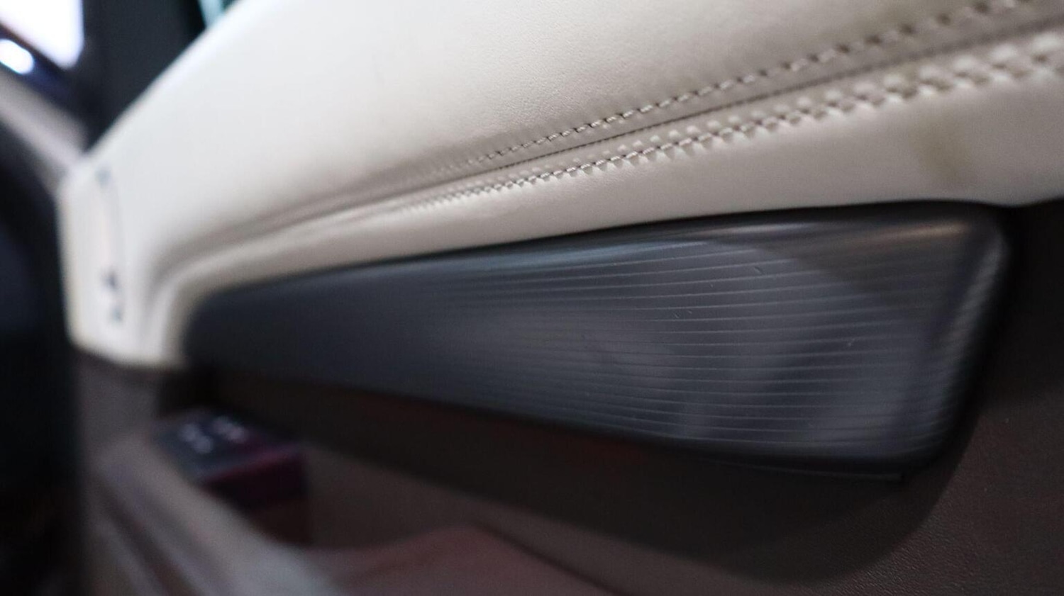 Used Land Rover Discovery 2017 for sale - 77807090: Photo 76