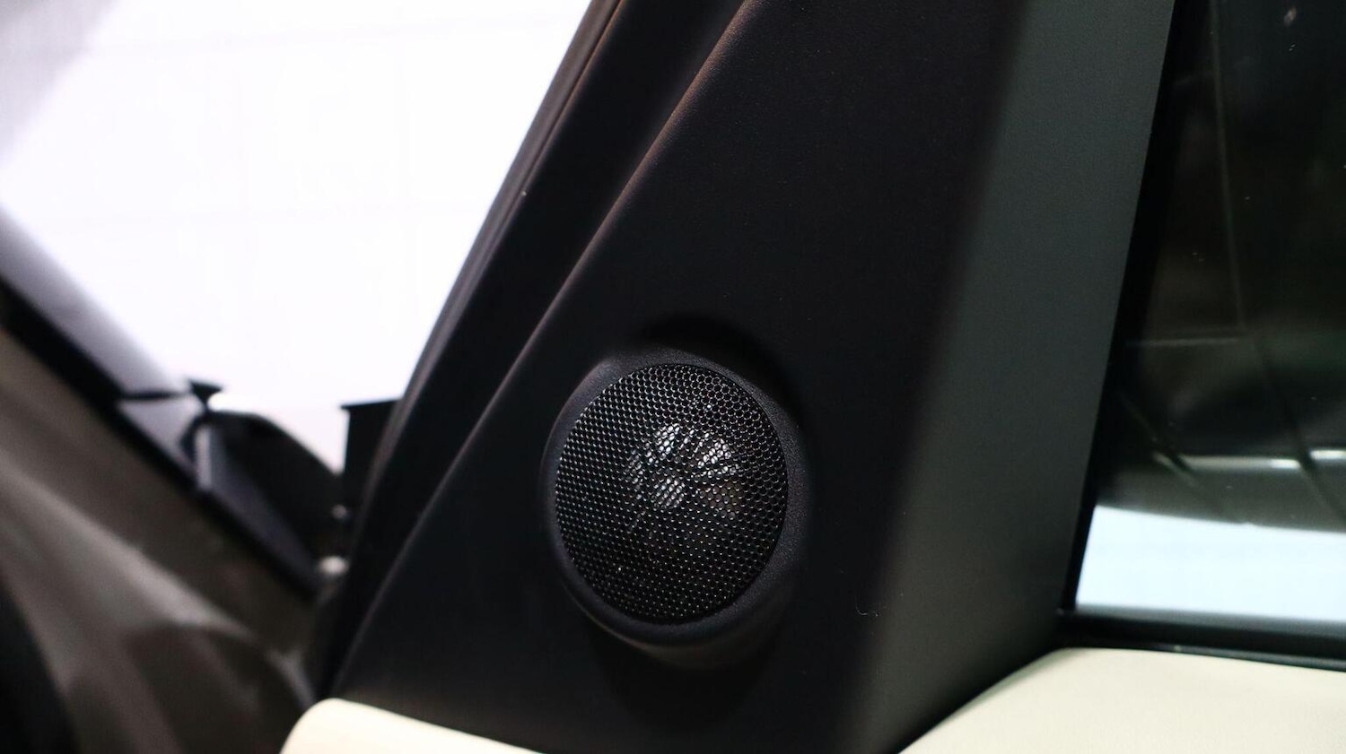 Used Land Rover Discovery 2017 for sale - 77807090: Photo 85