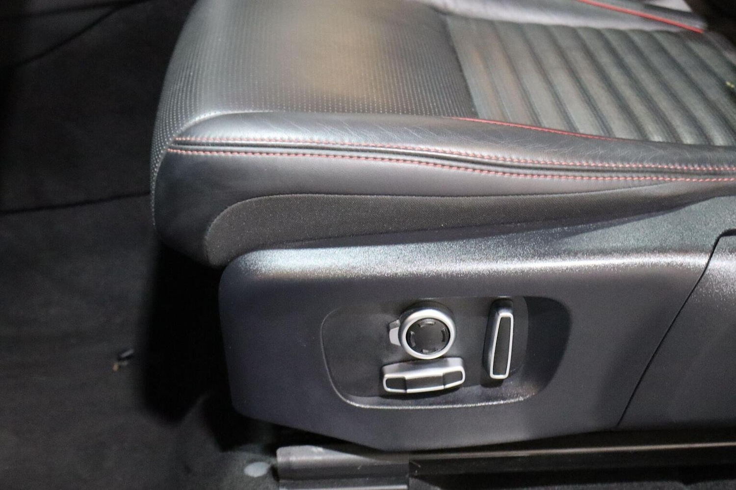 Used Land Rover Discovery Sport 2021 for sale - 76211774: Photo 31