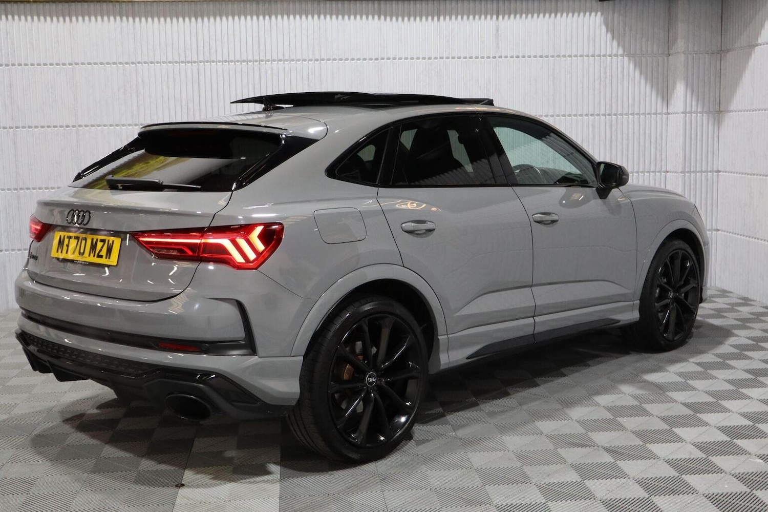 Used Audi RS Q3 2021 for sale - 76884893: Photo 87