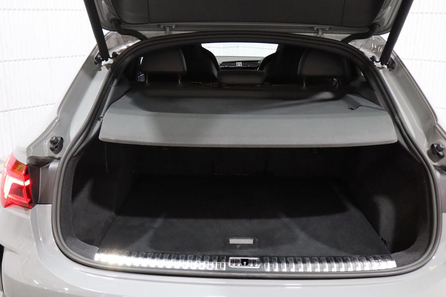 Used Audi RS Q3 2021 for sale - 76884893: Photo 95