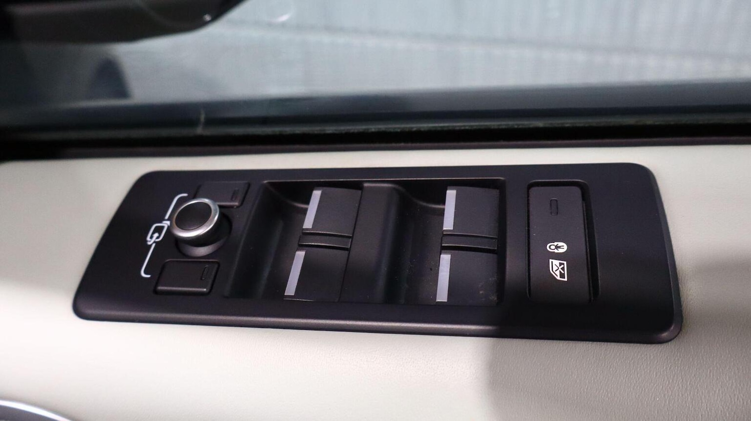 Used Land Rover Discovery 2019 for sale - 77897784: Photo 11