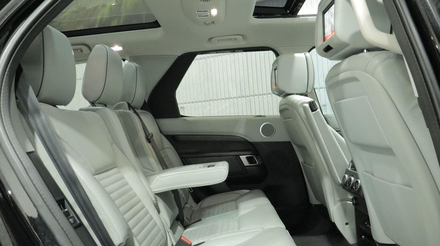 Used Land Rover Discovery 2019 for sale - 77897784: Photo 79