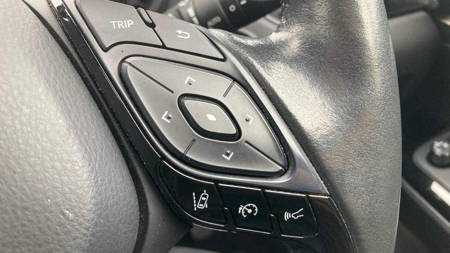 Used Toyota C-HR 2022 for sale - 76144574: Photo 42