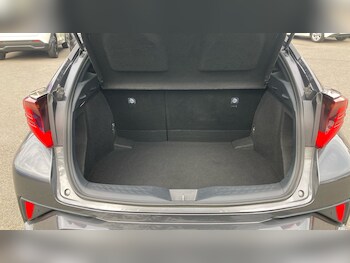 Used Toyota C-HR 2022 for sale - 76144574: Photo