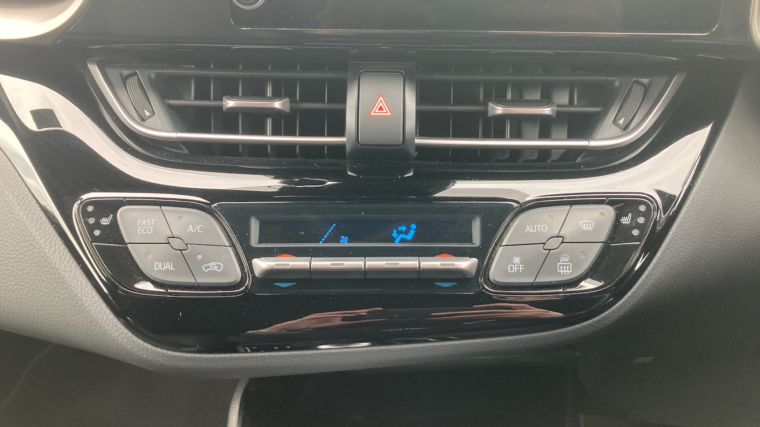 Used Toyota C-HR 2022 for sale - 76144574: Photo 56