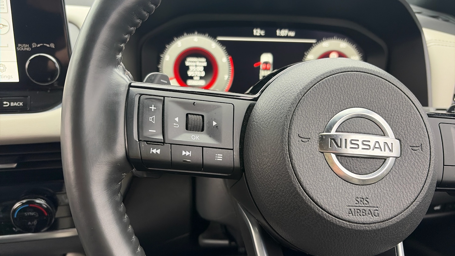 Used Nissan Qashqai 2021 for sale - 76984673: Photo 41