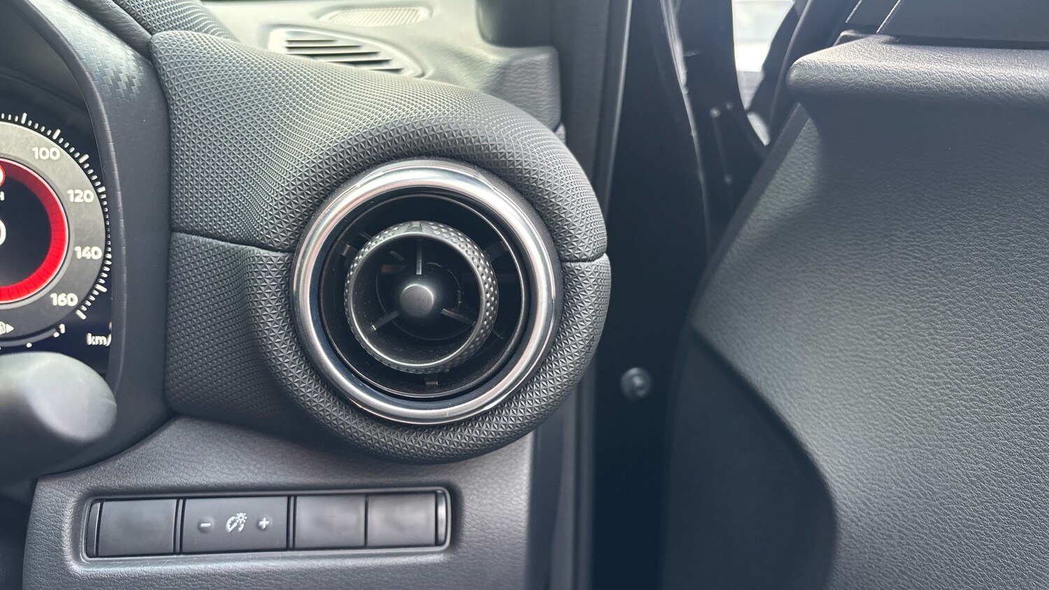 Used Nissan Juke 2024 for sale - 76255258: Photo 42
