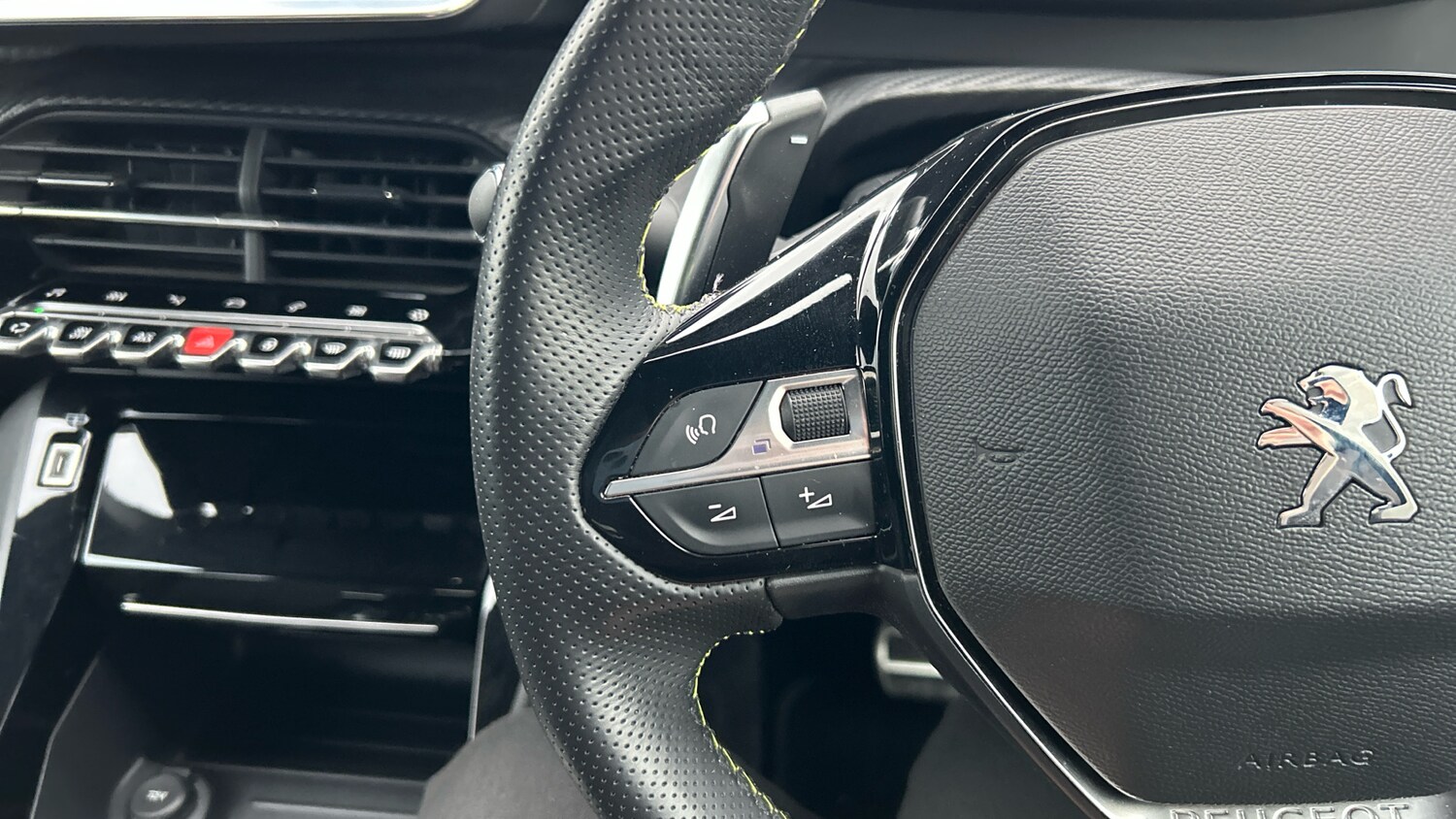 Used Peugeot 208 2021 for sale - 76818707: Photo 40