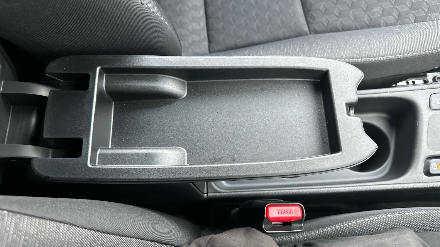 Used Toyota Yaris 2022 for sale - 77186775: Photo 52