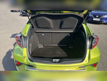 Used Toyota C-HR 2019 for sale - 75581665: Photo