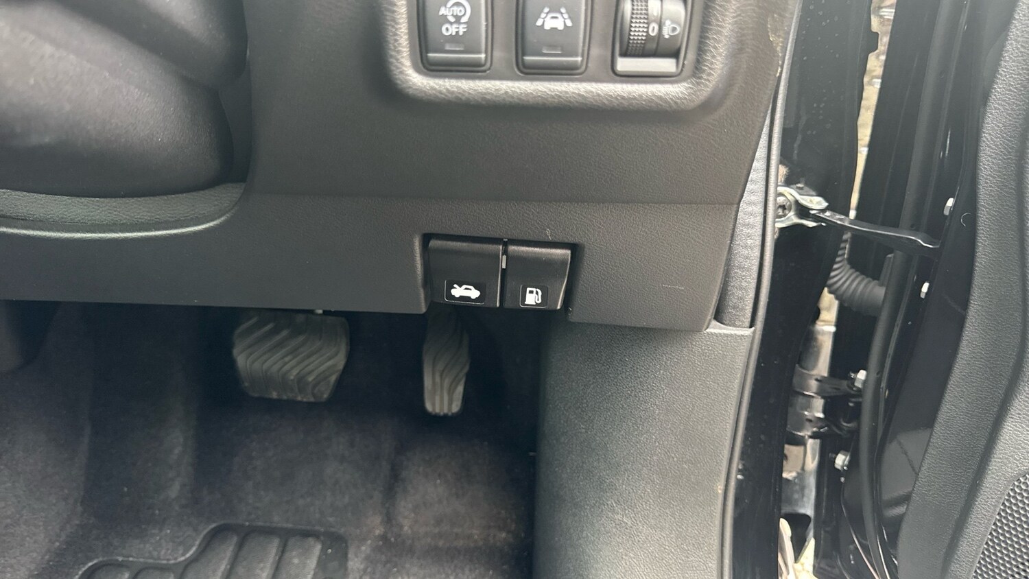 Vehicle 28