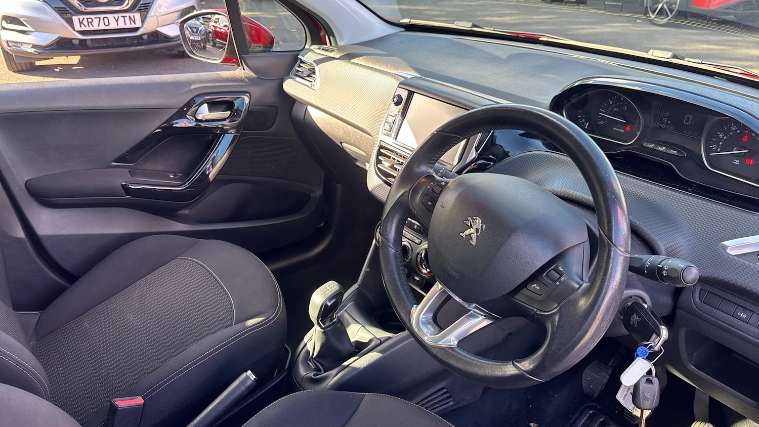 Used Peugeot 208 2017 for sale - 76749815: Photo 11