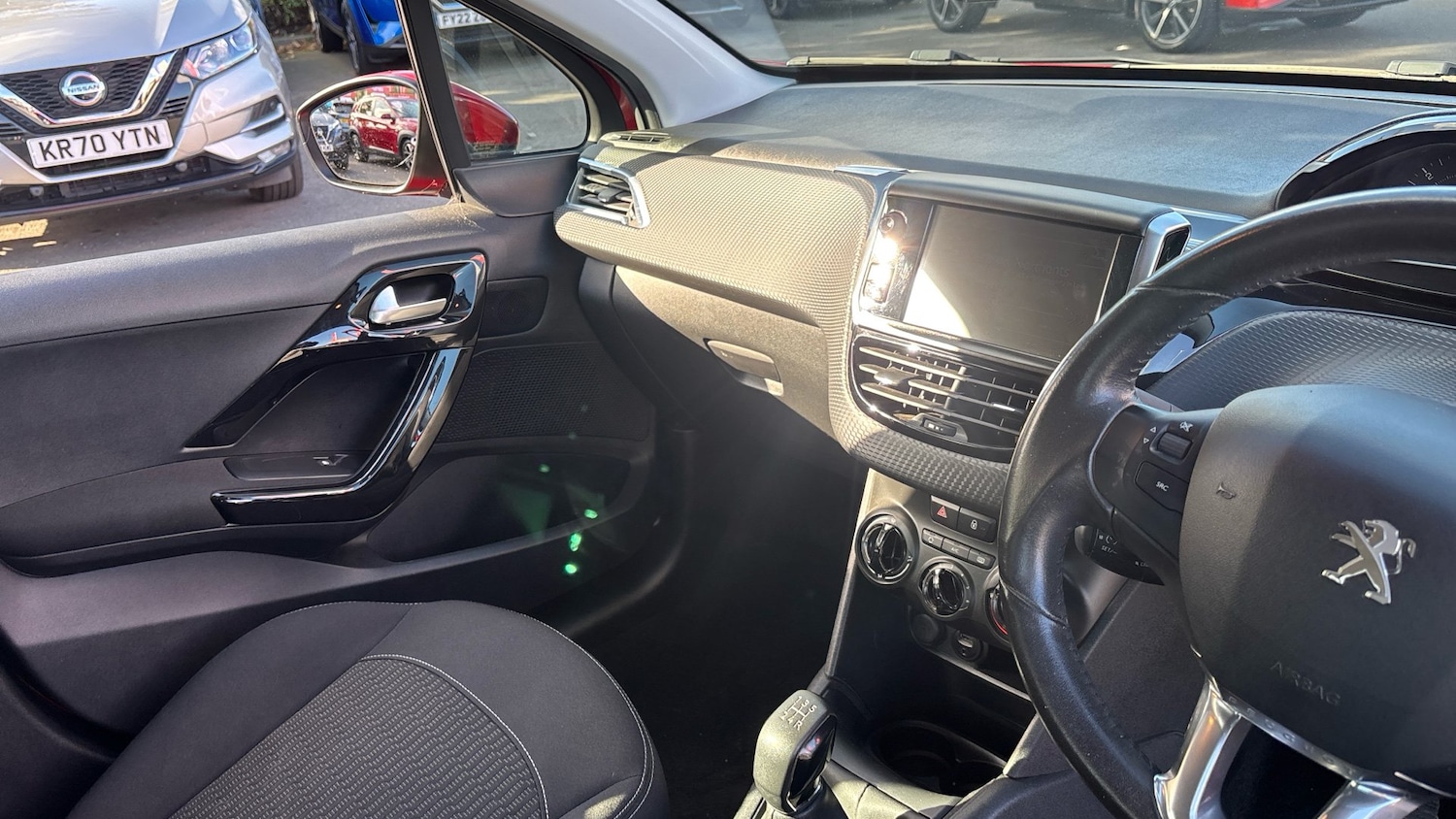 Used Peugeot 208 2017 for sale - 76749815: Photo 14