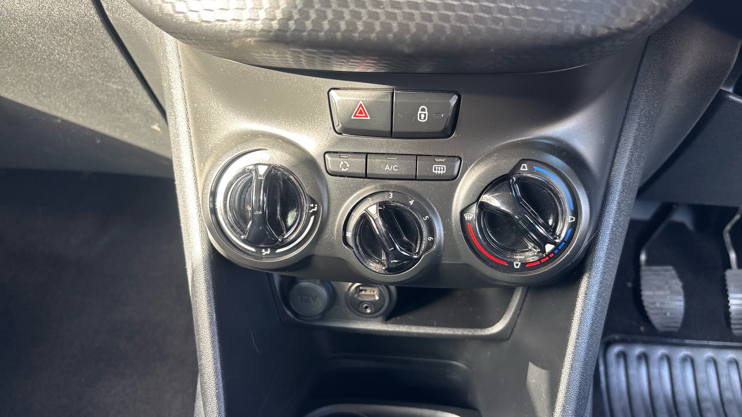 Used Peugeot 208 2017 for sale - 76749815: Photo 34