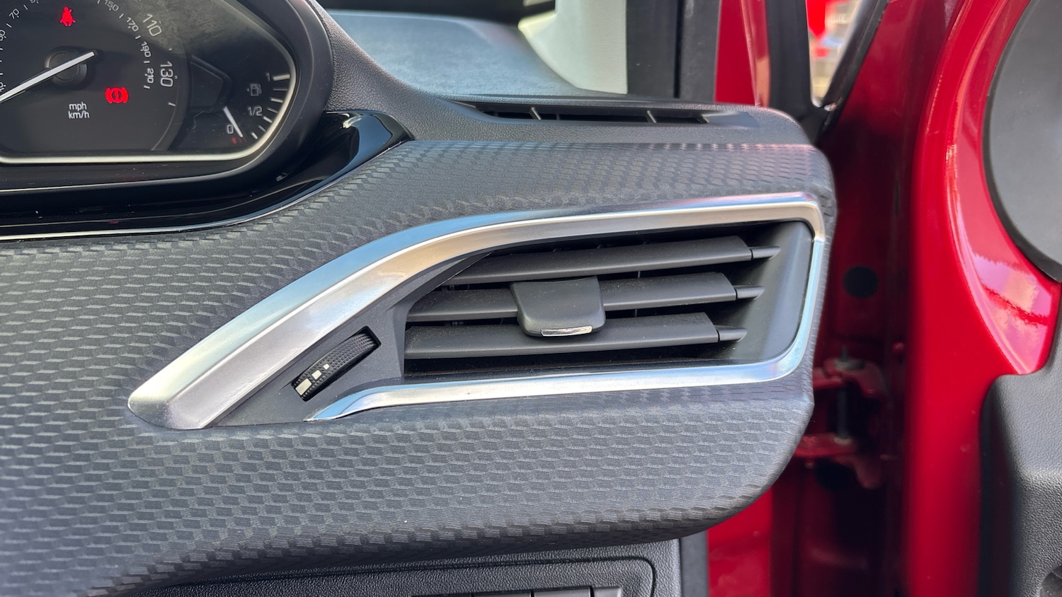 Used Peugeot 208 2017 for sale - 76749815: Photo 38