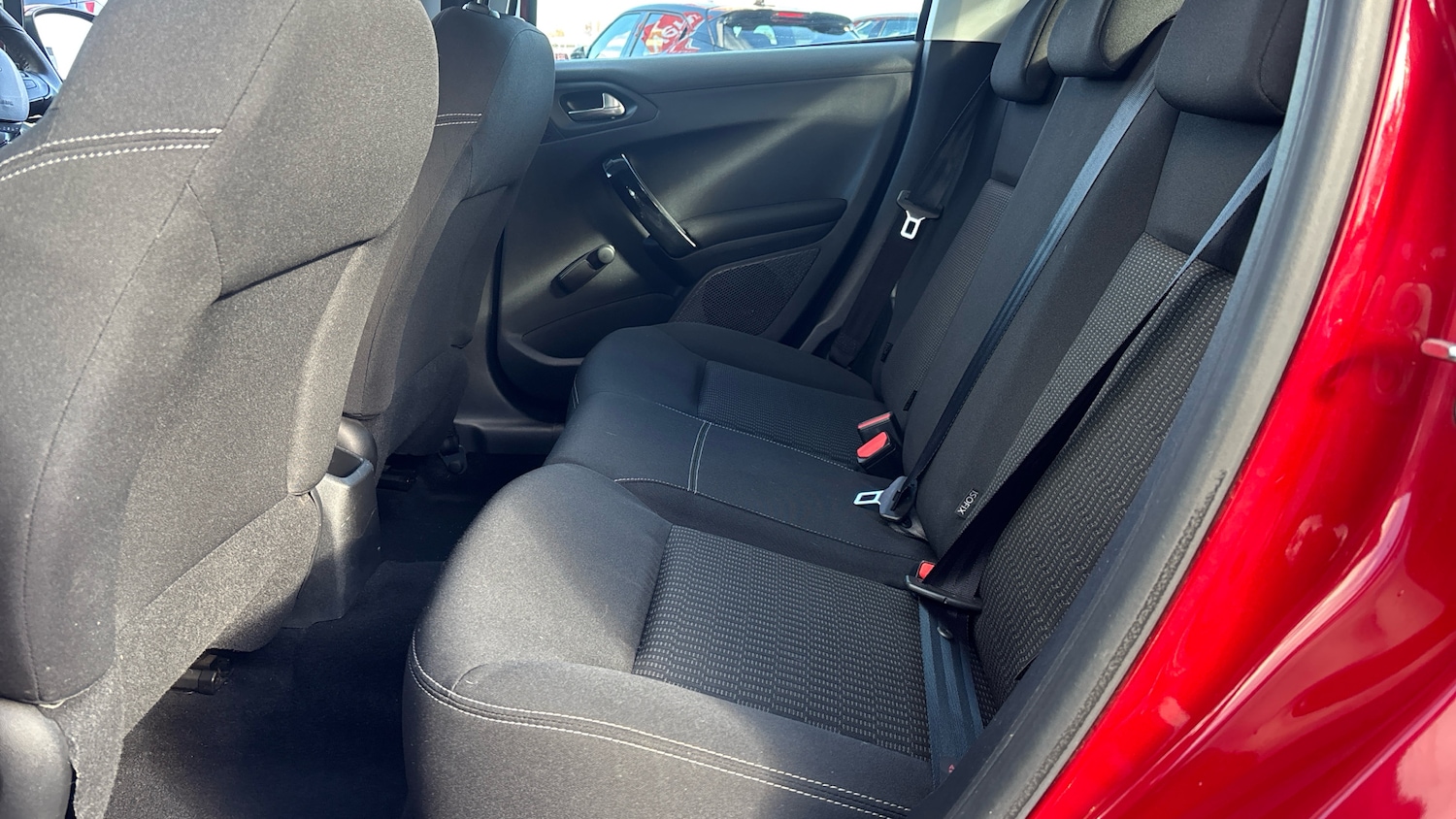 Used Peugeot 208 2017 for sale - 76438426: Photo 16