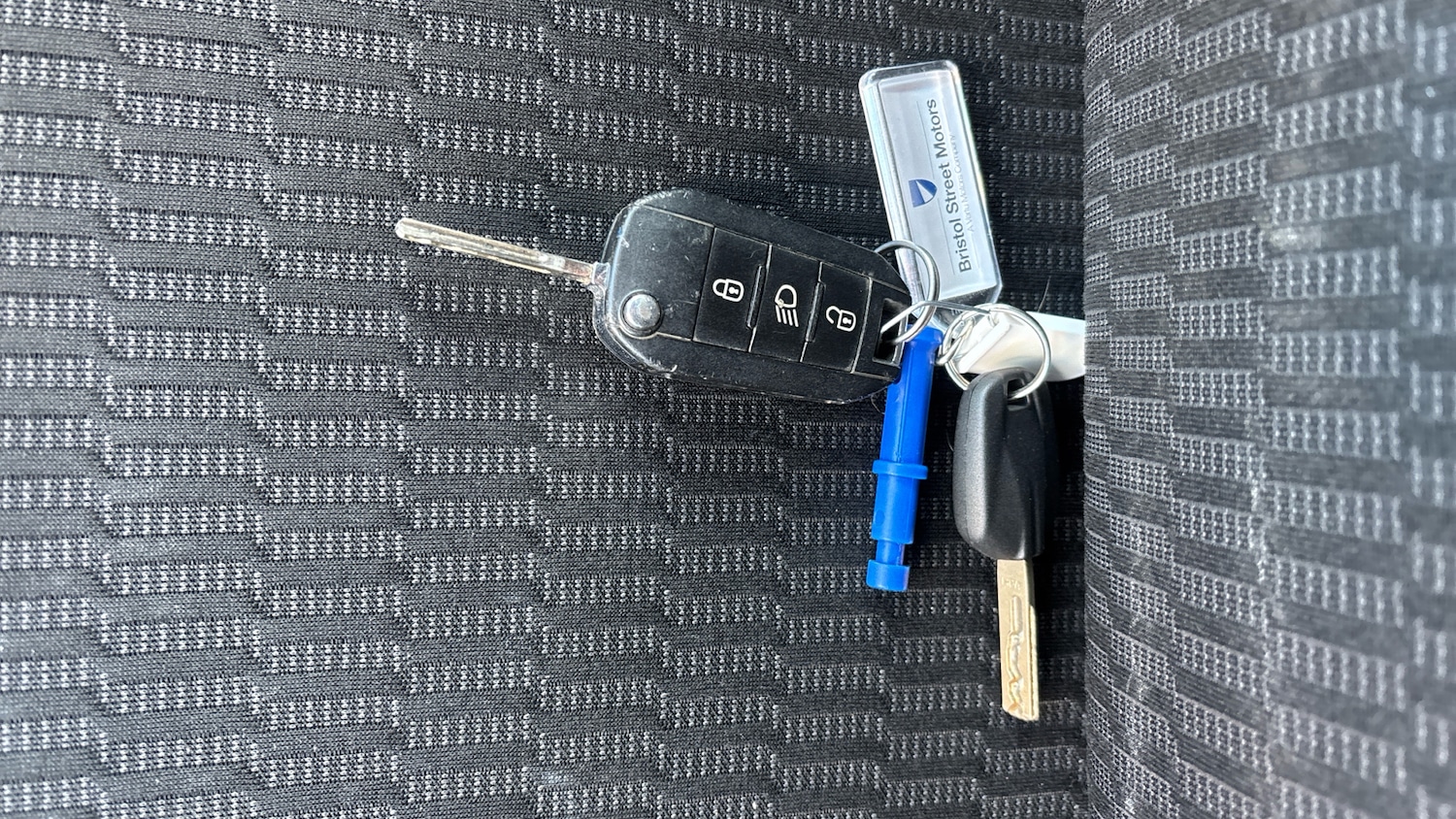 Used Peugeot 208 2017 for sale - 76438426: Photo 20