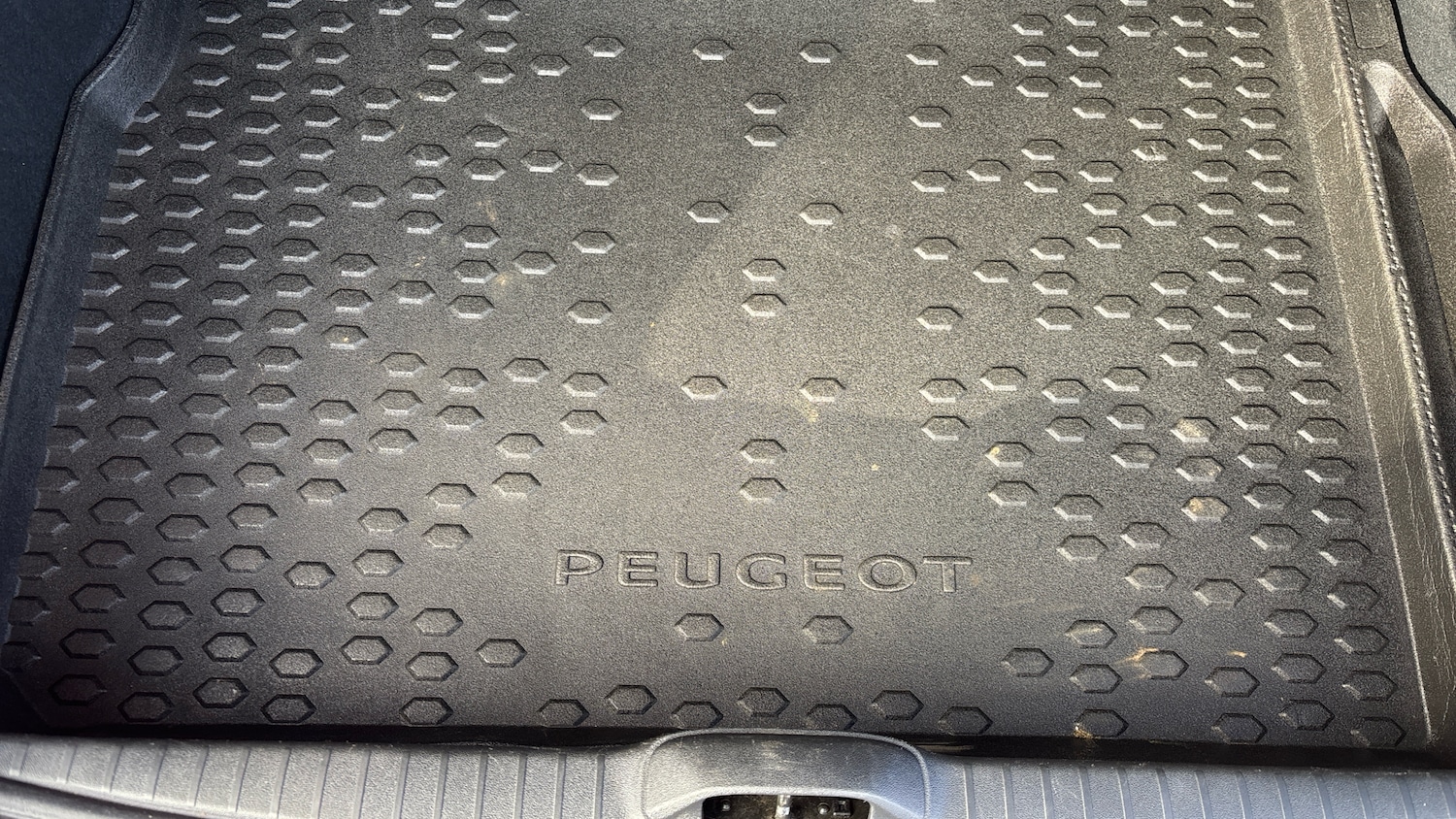 Used Peugeot 208 2017 for sale - 76438426: Photo 26