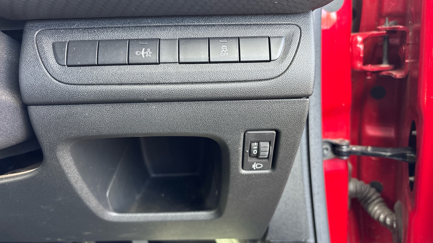 Used Peugeot 208 2017 for sale - 76438426: Photo 31