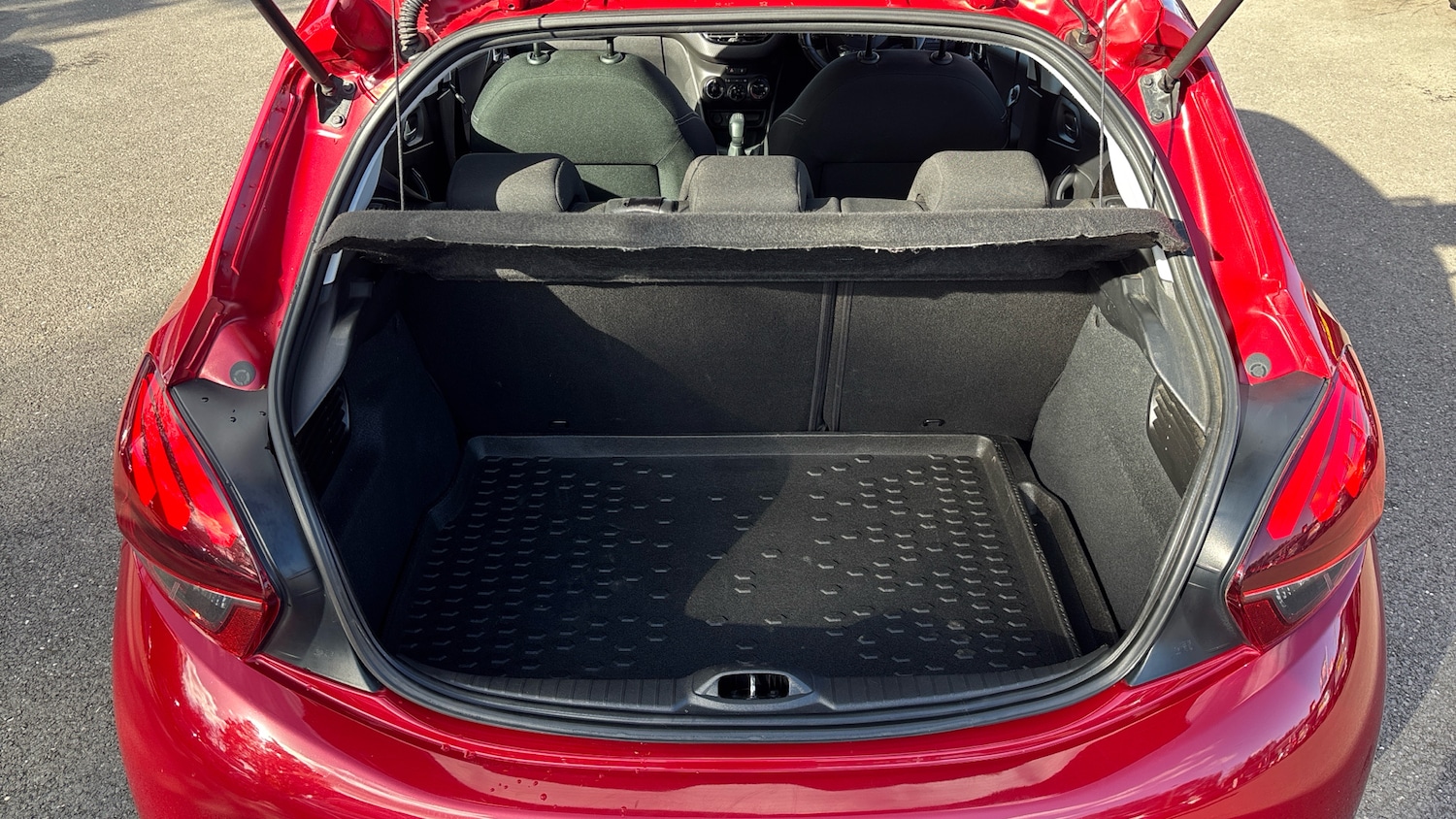 Used Peugeot 208 2017 for sale - 76438426: Photo 4