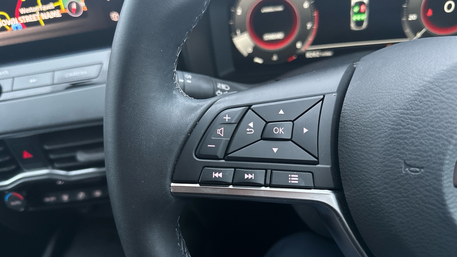 Used Nissan Juke 2024 for sale - 77036675: Photo 37