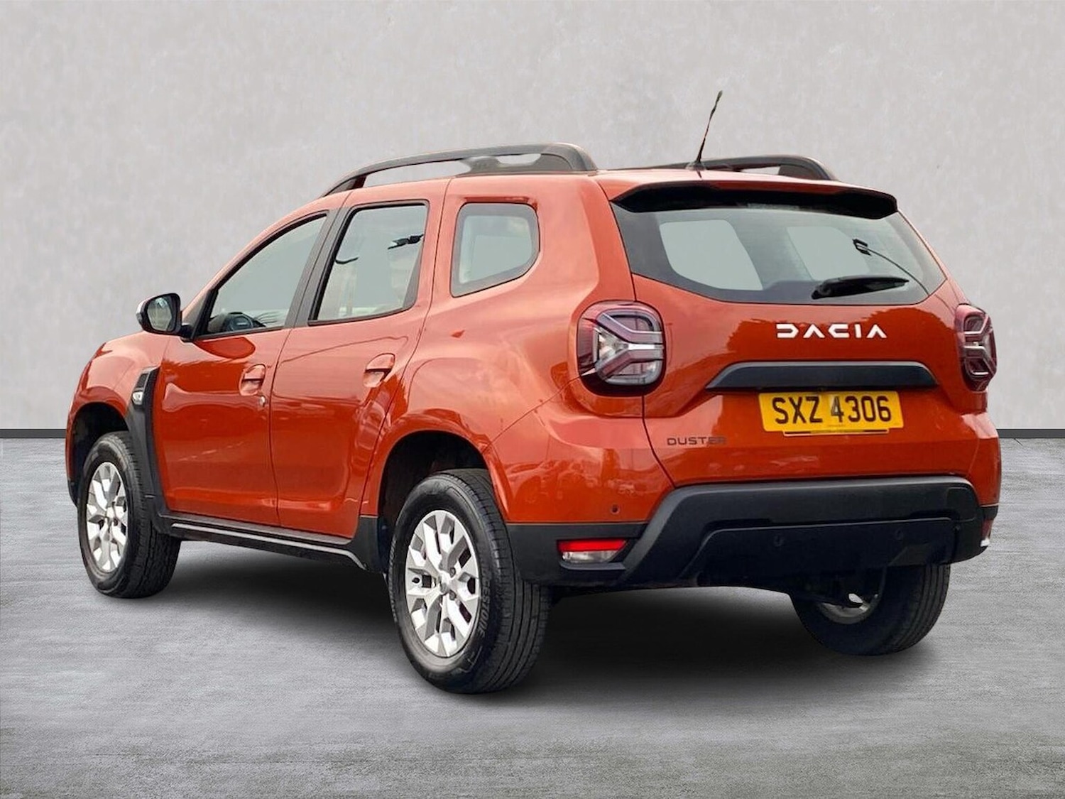 Used Dacia Duster 2023 for sale - 76831989: Photo 2