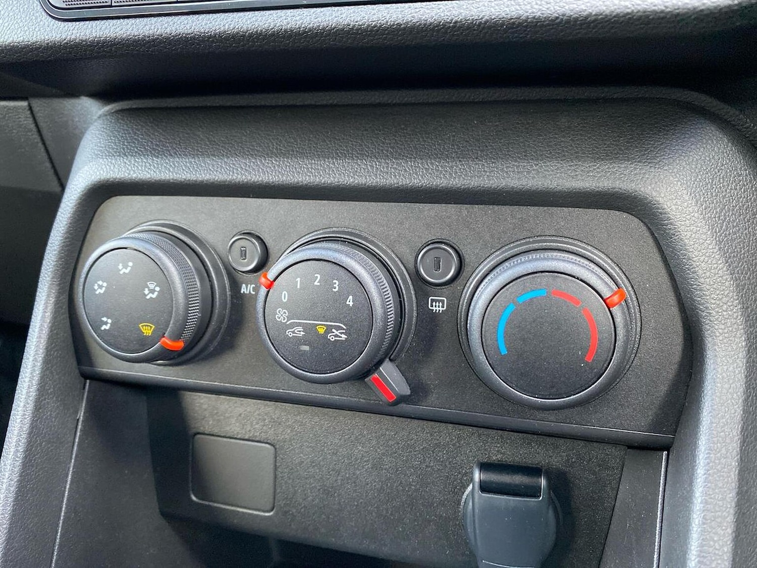 Used Dacia Sandero 2023 for sale - 76383342: Photo 12