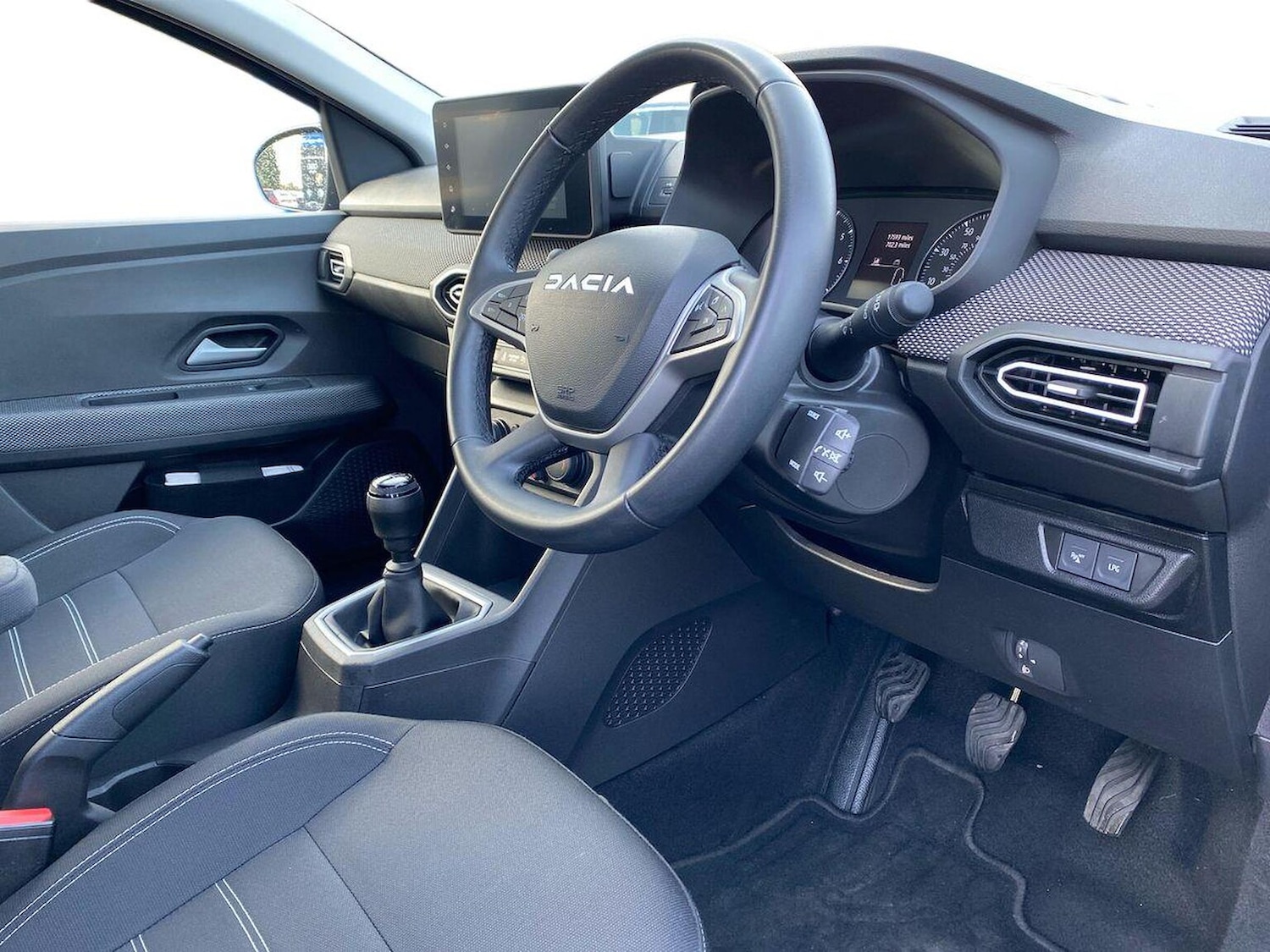 Used Dacia Sandero 2023 for sale - 76383342: Photo 15