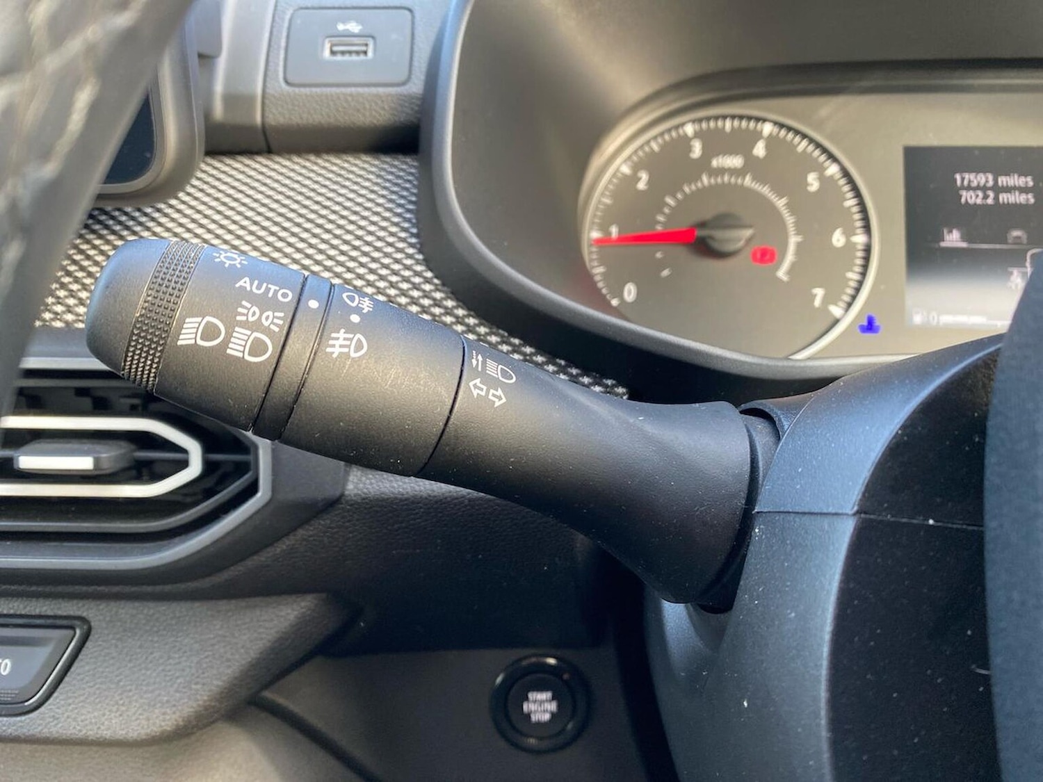 Used Dacia Sandero 2023 for sale - 76383342: Photo 28