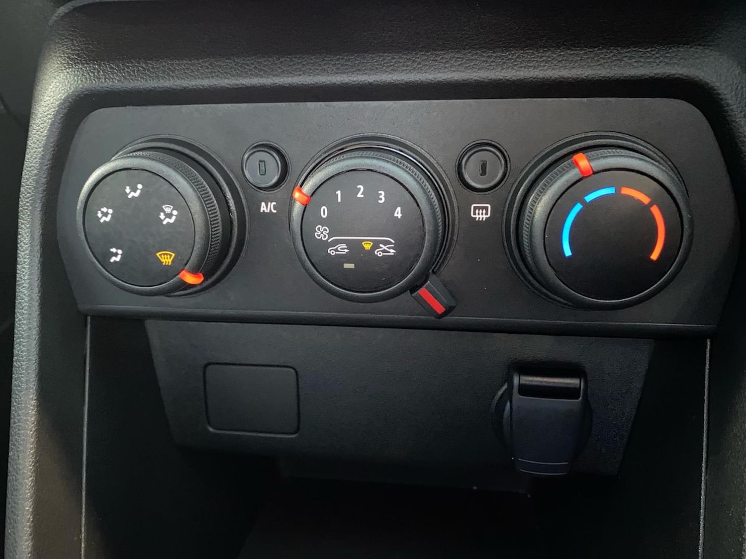 Used Dacia Sandero 2024 for sale - 76492456: Photo 12