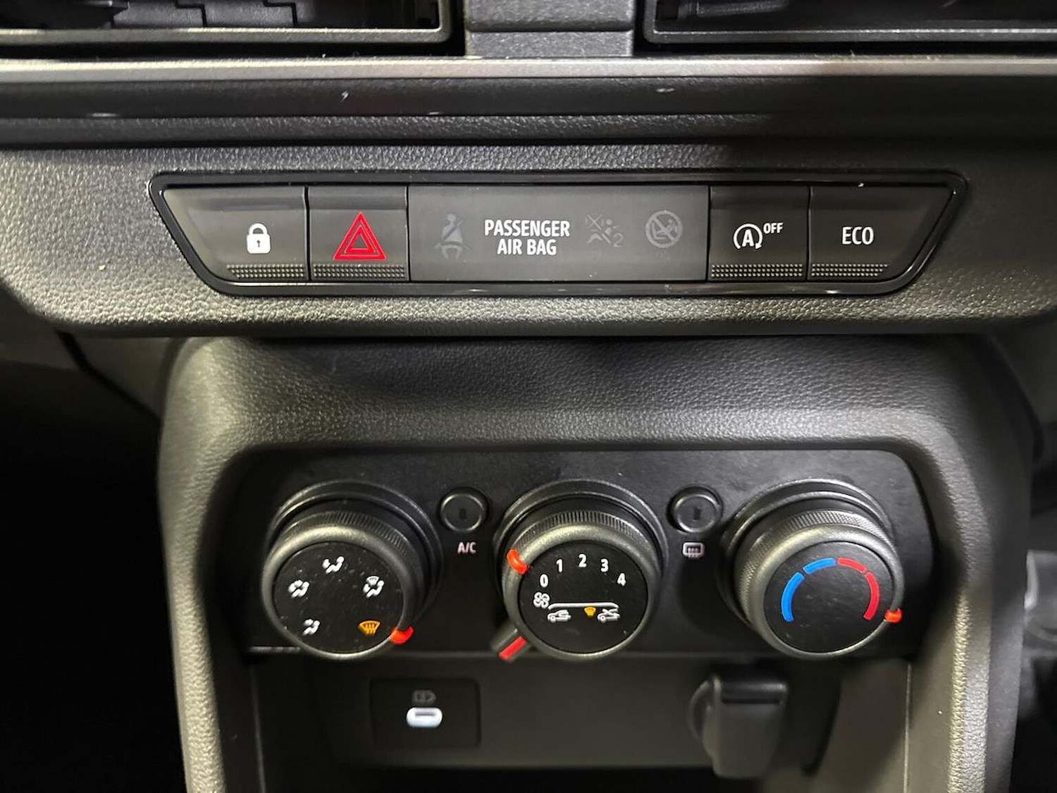 Used Dacia Sandero Stepway 2025 for sale - 77028069: Photo 22