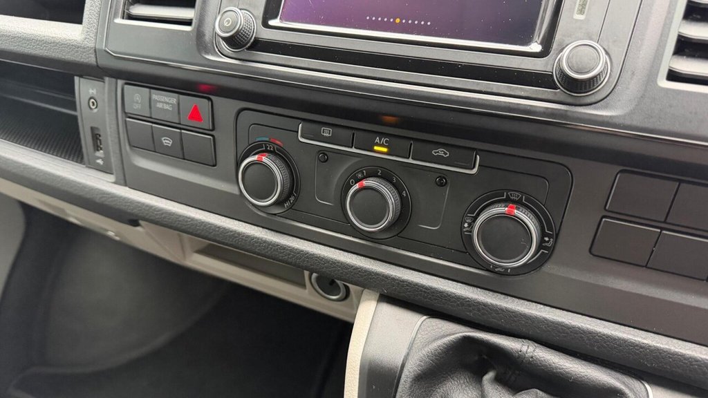 Used Volkswagen Transporter 2018 for sale - 76910493: Photo 17