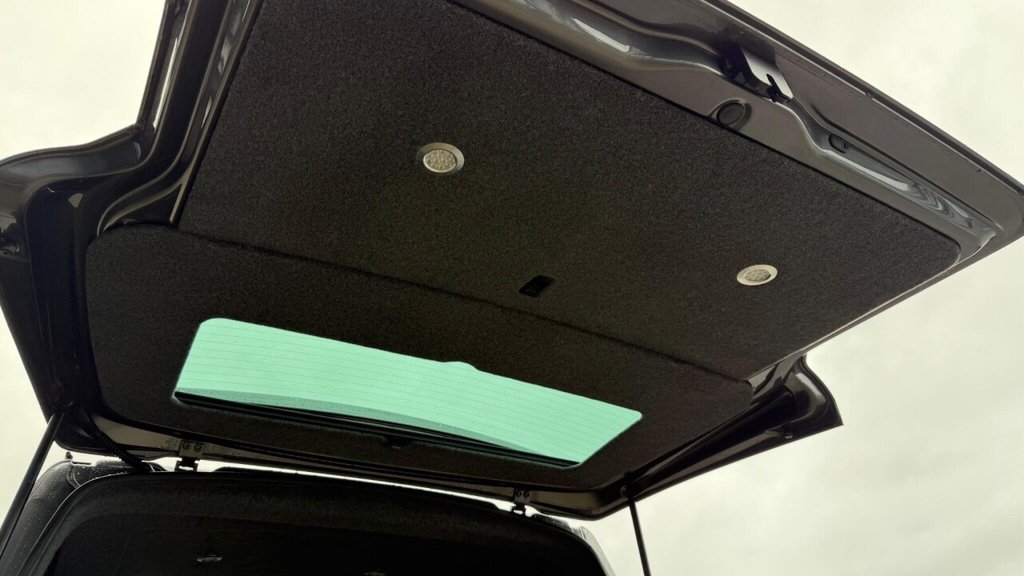 Used Volkswagen Transporter 2018 for sale - 76910493: Photo 24