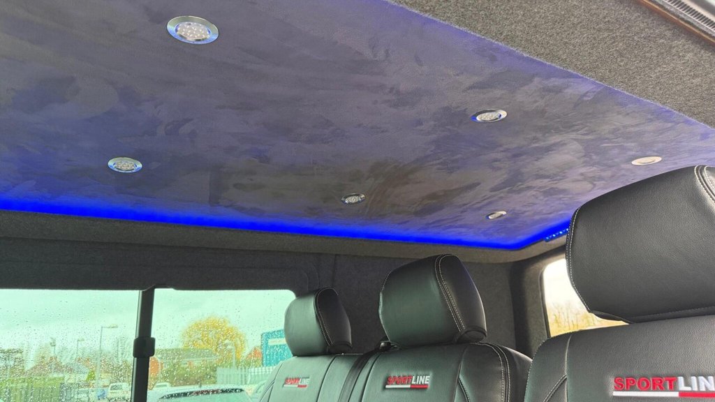 Used Volkswagen Transporter 2018 for sale - 76910493: Photo 28